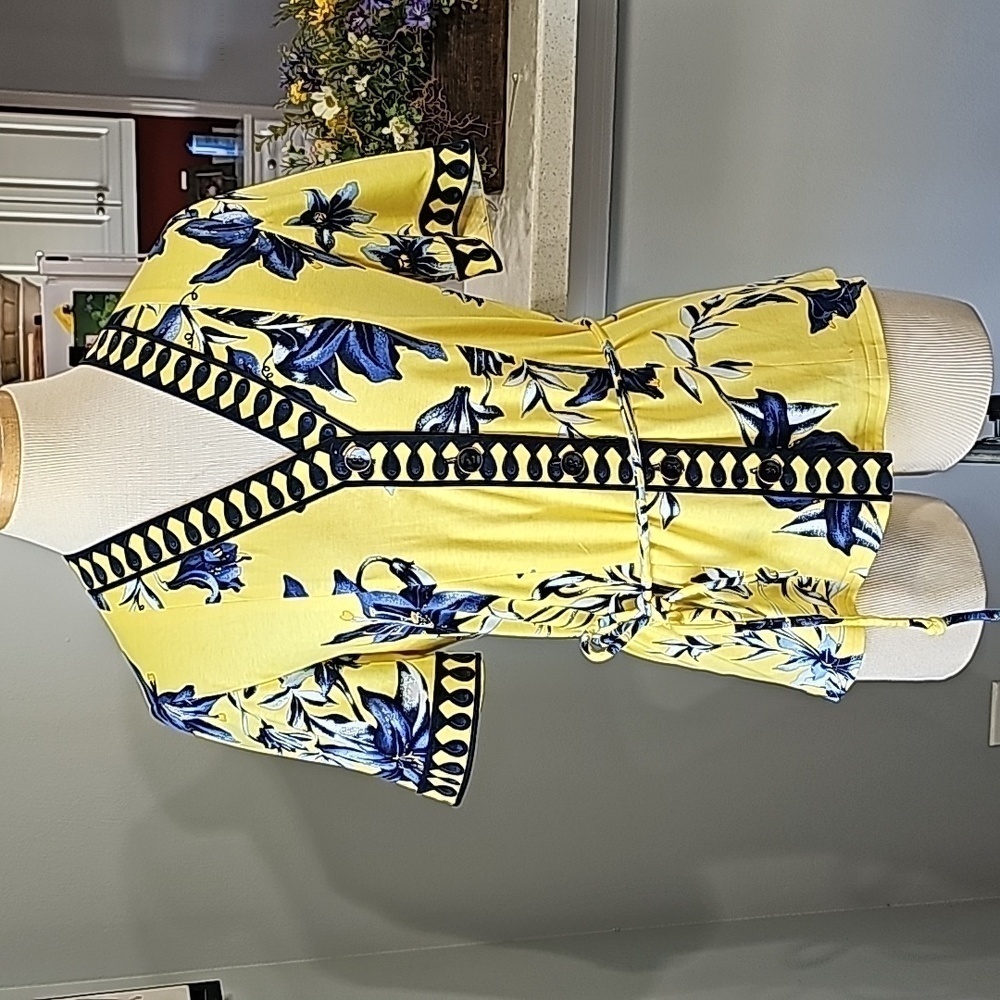 AVERARDO BESSI, yellow and blue floral design blouse. With belt. Size 8. ITALY.